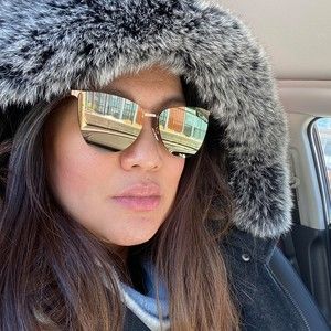 Meet your Posher, Val